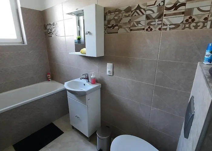 Savaria Apartment *